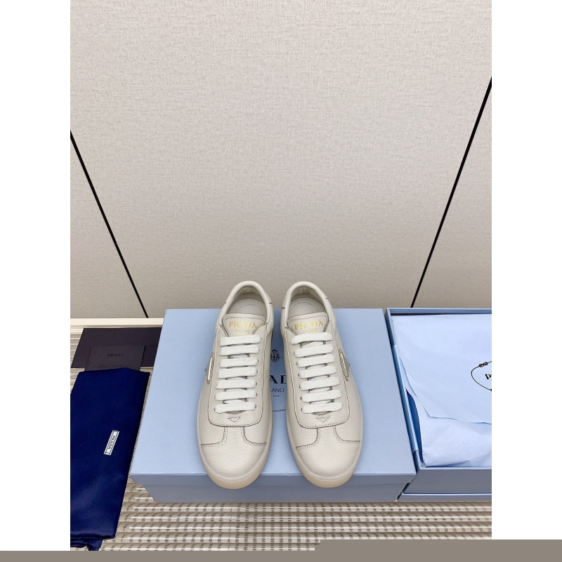 Pra*a casual shoes